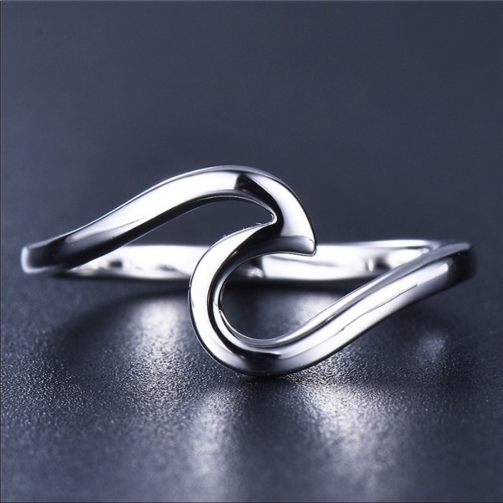 ✨Silver Dainty Wave Ring NEW - Picture 3 of 4